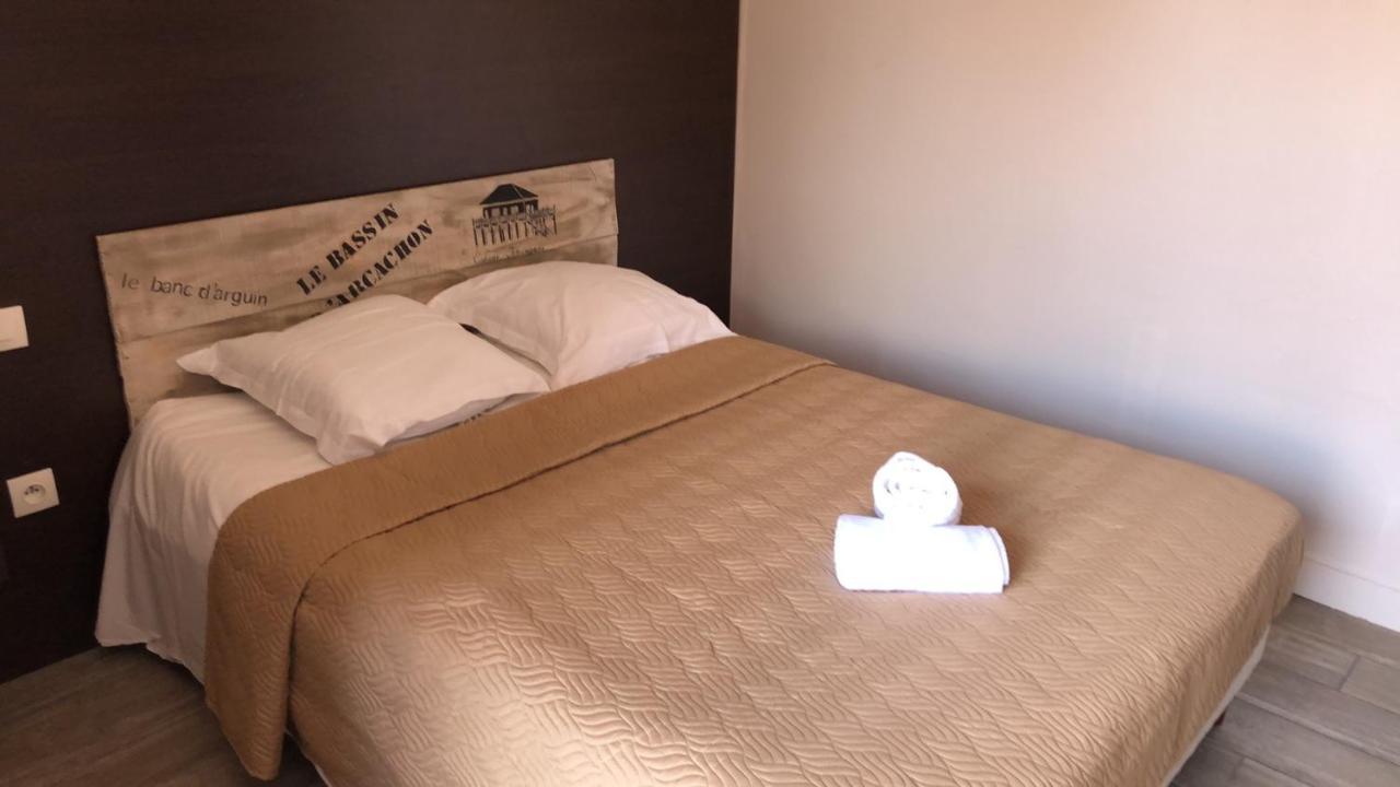 Hotel Le 28 La Teste-de-Buch Bagian luar foto