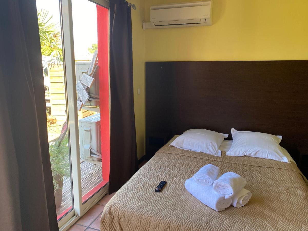Hotel Le 28 La Teste-de-Buch Bagian luar foto
