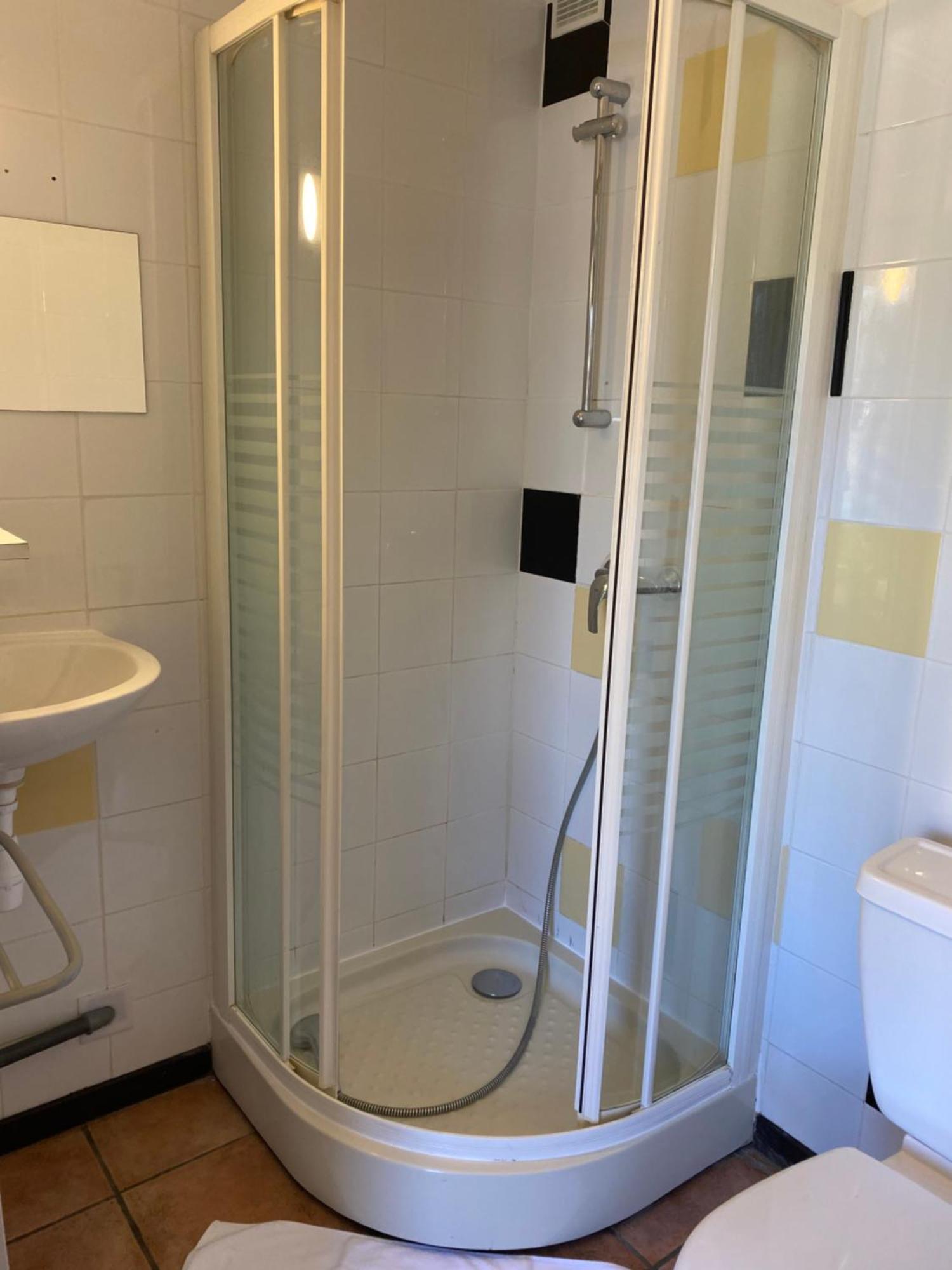 Hotel Le 28 La Teste-de-Buch Bagian luar foto