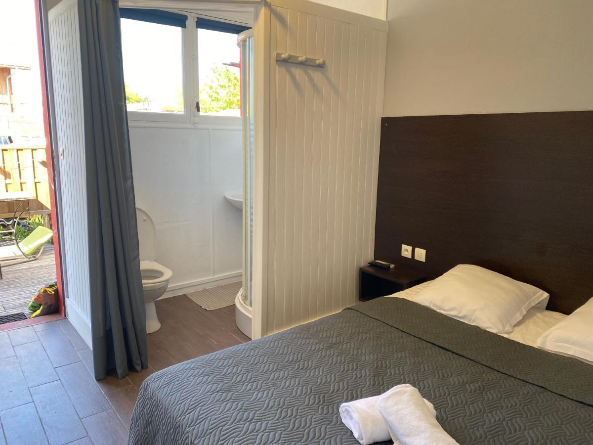 Hotel Le 28 La Teste-de-Buch Bagian luar foto